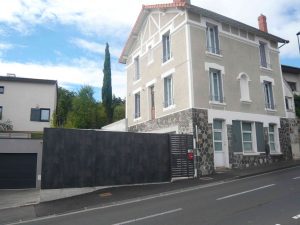 Photo vue de la rue de l'agence de Gonin Architectes à Clermont Ferrand dans le Puy De Dôme